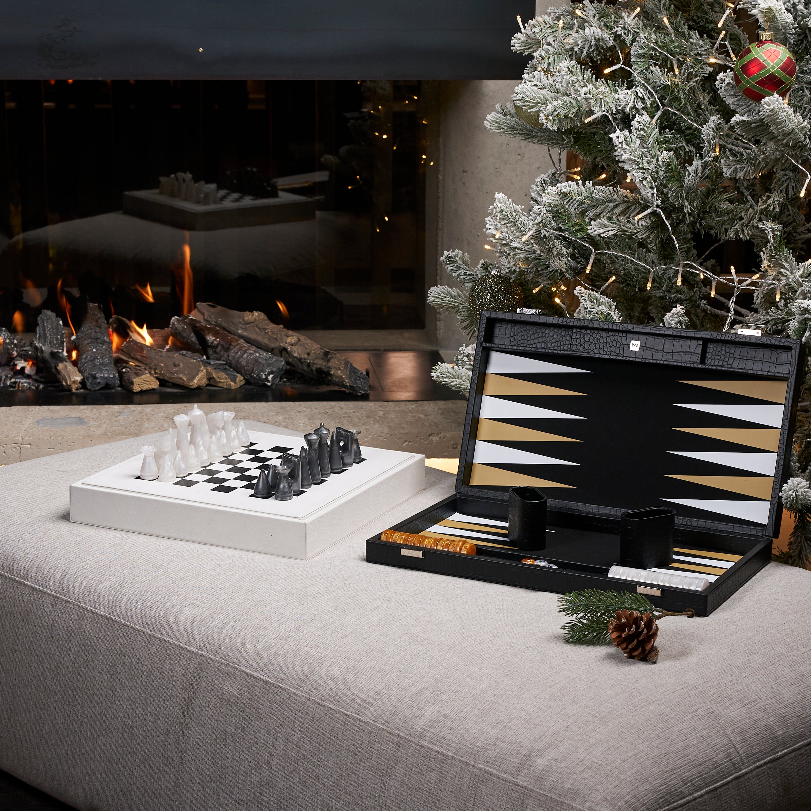 Black Friday Duo – Backgammon & Chessboard